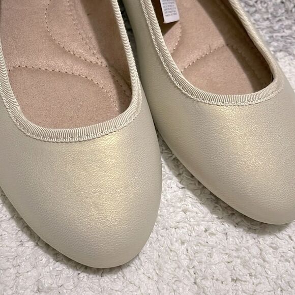 NWOT- Old Navy - 9 Cream Shimmer Ballet Flats - Picture 3 of 5